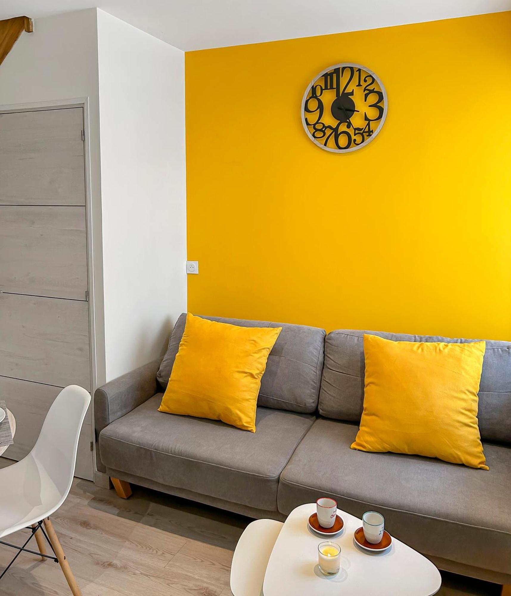 L'Atypique Hyper Centre Wifi Et Netflix Gratuit Apartment Майен Екстериор снимка