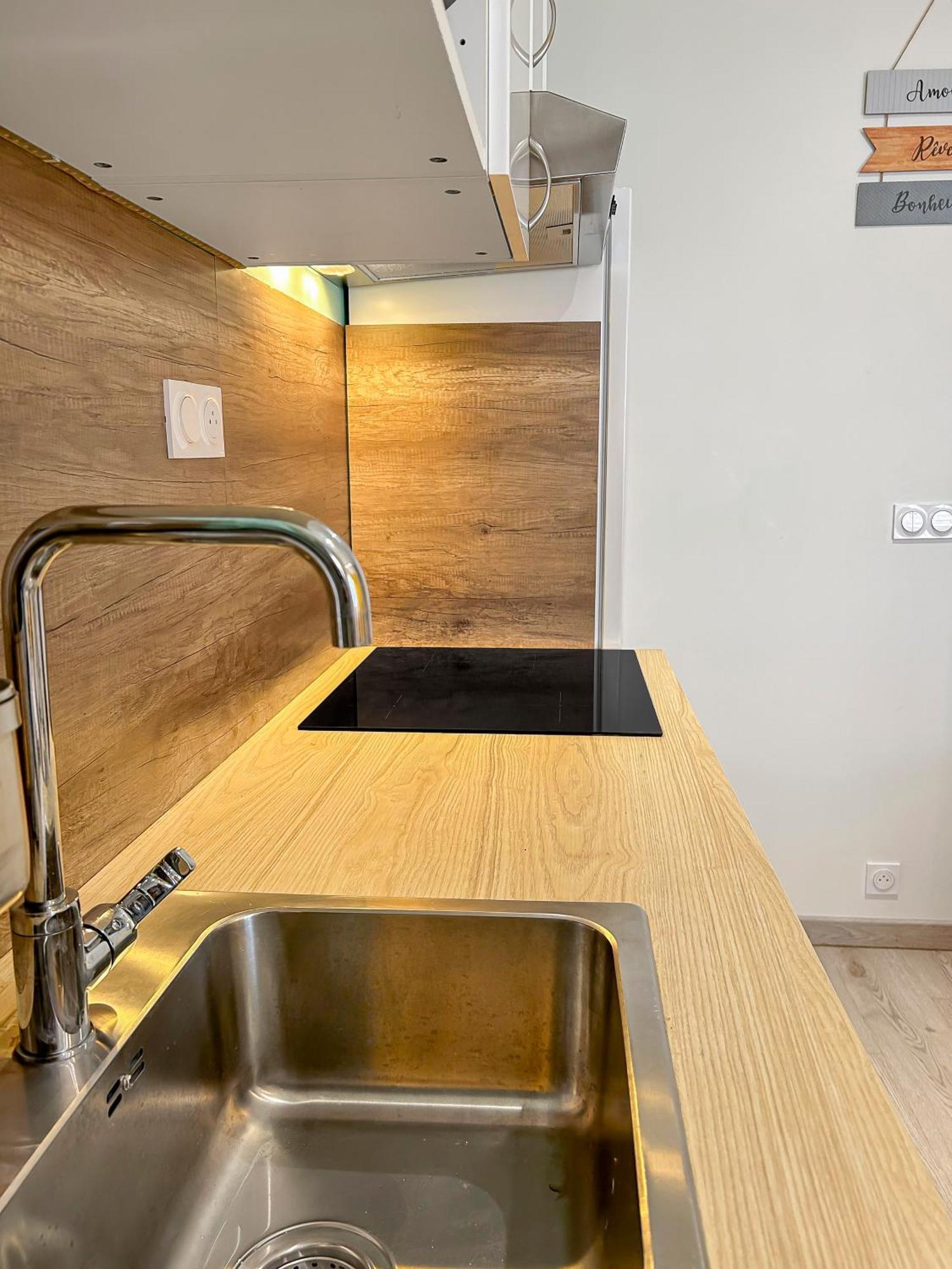 L'Atypique Hyper Centre Wifi Et Netflix Gratuit Apartment Майен Екстериор снимка
